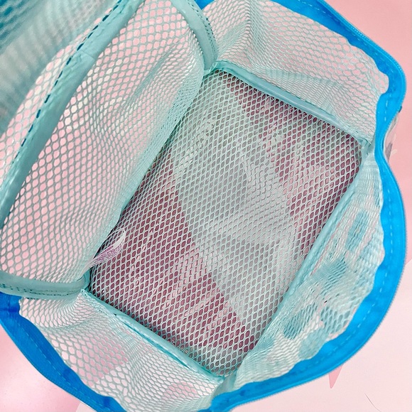 Hello Kitty Train Case - Picture 3 of 4